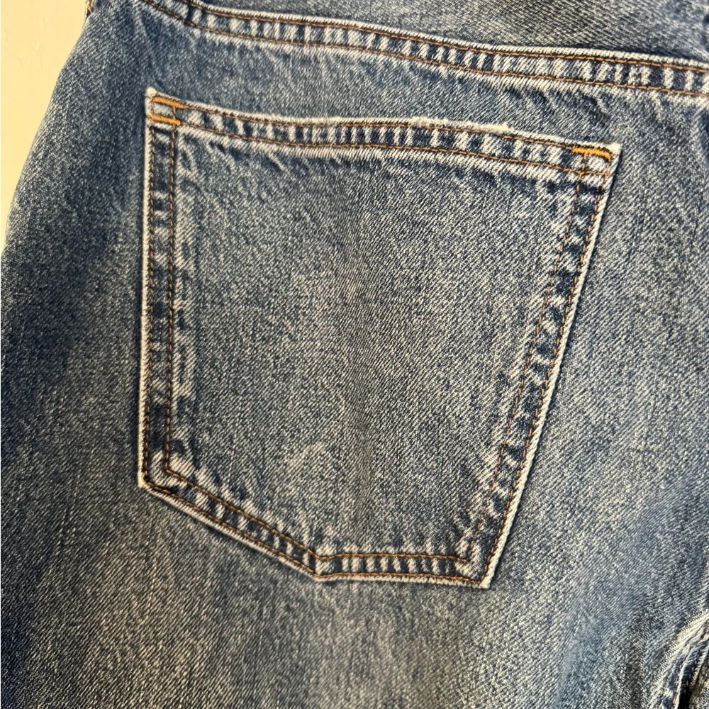 Madewell Darted Barrel Leg Jean (27) - Picture 12 of 14